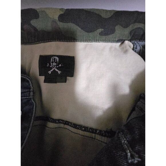 Ralph Jones Distressed Denim & Camo Jacket With Button Closure - Picture 6 of 7